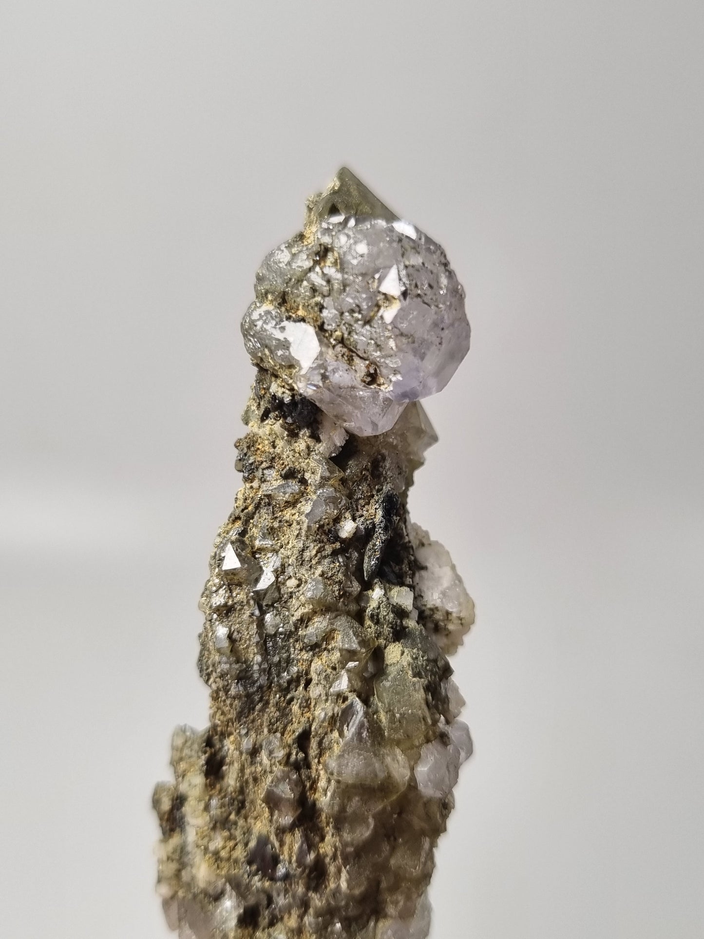 Stunning Mineral Specimen, Elestial Scepter like, Cumberland Habit Quartz with Fluorite